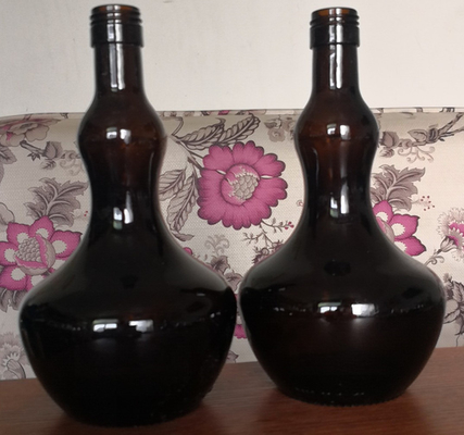 Estampado en caliente Botella de vidrio de ámbar de 750 ml para vodka whisky bebida de brandy