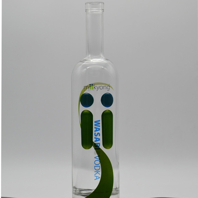 Botella de vidrio de 200 ml/300 ml/500 ml/700 ml/750 ml/1000 ml para vodka con alcohol a granel