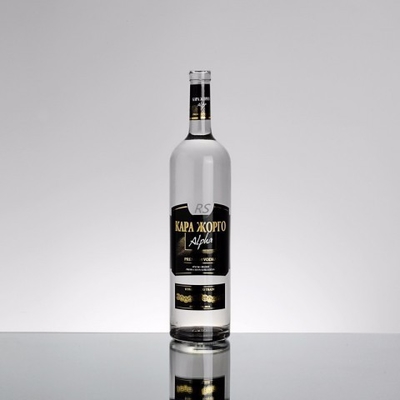Decal Surface entrega botella de vidrio transparente para vodka rusa a un precio asequible