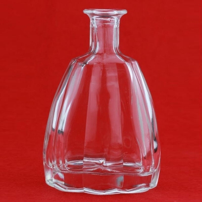 Decal Surface entrega botella de vidrio transparente para vodka rusa a un precio asequible