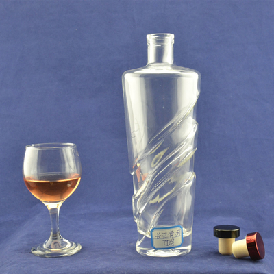500 ml 750 ml Botellas de vidrio de vodka y whisky Super material de vidrio de sílex y diseño de base plana
