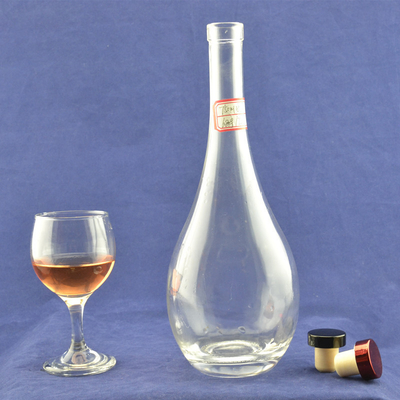 500 ml 750 ml Botellas de vidrio de vodka y whisky Super material de vidrio de sílex y diseño de base plana