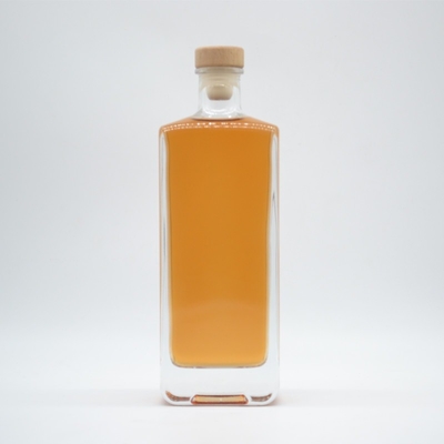 500ml 700ml 750ml 1L Botella de licor de vidrio de forma cuadrada única para jugo Vodka Liquor espirituoso