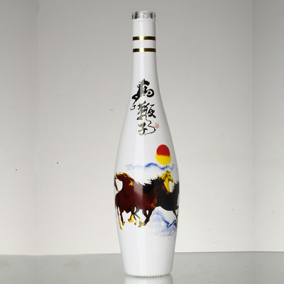 Material de vidrio Super Flint Botellas de vidrio de vodka de 750 ml personalizadas para Shandong Yuncheng