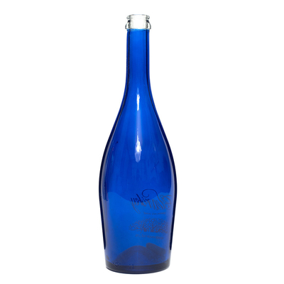 Material del cuello Vidrio de Super Flint 700 ml Botellas de cráneo para licor como vodka y whisky