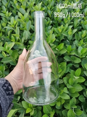 Botellas de licor de vidrio personalizadas cuadradas para bebidas alcohólicas Vodka Gin Rum Whisky 700ml Corcho