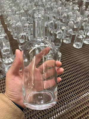 Vidrio de sílex extra blanco 350 ml 500 ml 700 ml 750 ml Botella de vidrio de whisky de licores