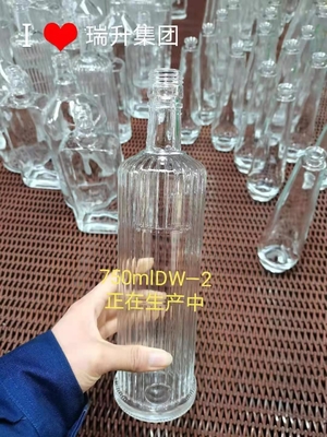 Etiqueta privada botella cilíndrica vacía de alto 550 ml 750 ml 780 ml de 1 litro para alcohol