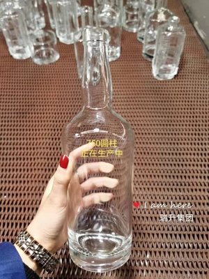 Botellas de vidrio de súper sílex para vodka whisky licor en 500ml 700ml 75cl de material congelado