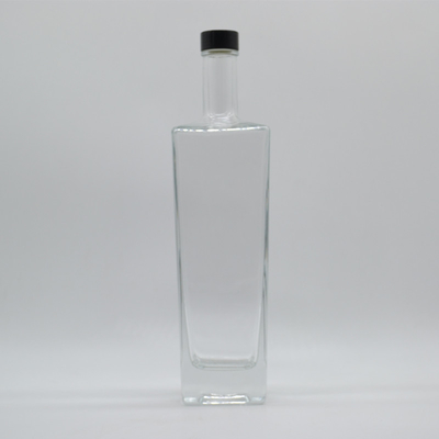 Material blanco cristalino Botella de vidrio cuadrada 500 ml para bebidas alcohólicas Gin ron vodka whisky