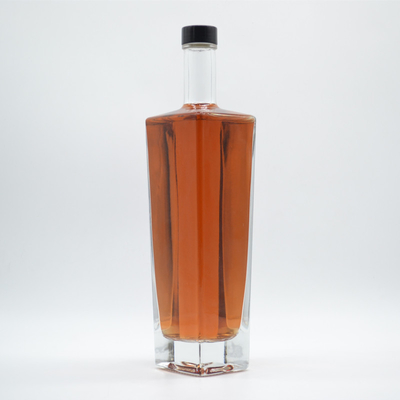 Material blanco cristalino Botella de vidrio cuadrada 500 ml para bebidas alcohólicas Gin ron vodka whisky