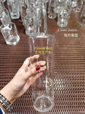 Vidrio de Super Flint de forma única y elegante 750 ml congelado con color vacío Spray de vino Botella de vidrio de 500 ml para licor