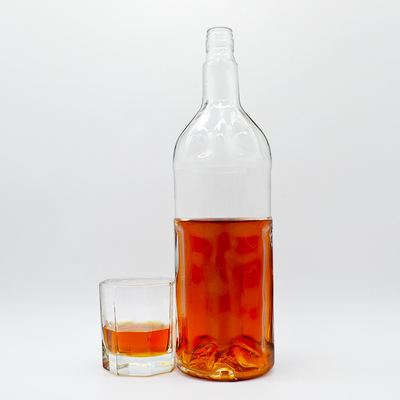 Botella de vidrio personalizada de 750 ml para bebidas alcohólicas Botella de tequila transparente de forma irregular