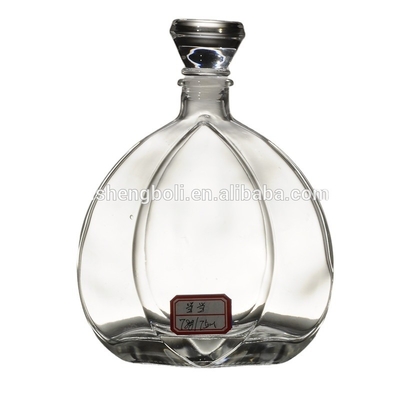 Botella de cristal blanco de vidrio para bebidas de diseño elegante 500ml 750ml Vodka Whiskey Brandy