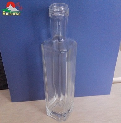 Botella de vidrio cuadrada de 700 ml y 750 ml de Super Flint para alcohol Estándar certificado por SGS