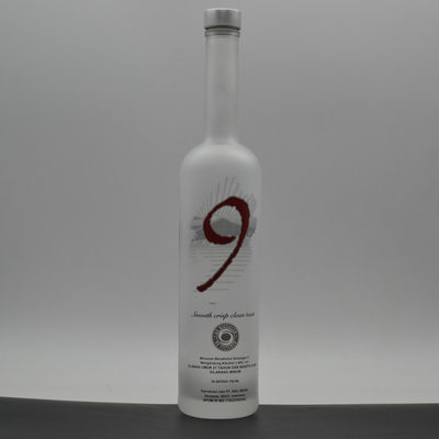 Botellas de vidrio rusas de 750 ml para licor de vodka hechas de material de vidrio de súper sílex