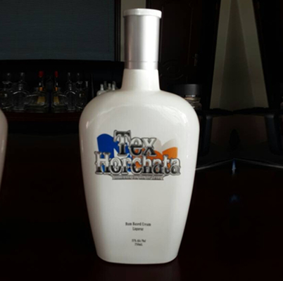 Botella de vidrio de licor blanco de 750 ml en forma de cohete para bebidas y bebidas