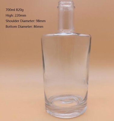 Material de vidrio de Super Flint 750 ml Botella de vidrio de ginebra con tapa de tornillo para la fabricación de licores