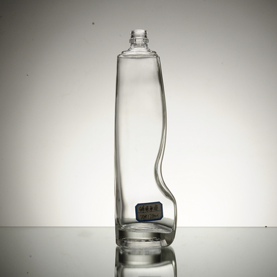 Los fabricantes de botellas ofrecen botellas de vidrio de whisky de 750 ml con material de vidrio de súper sílex