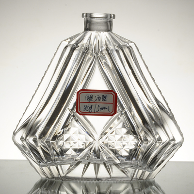 500 ml de manejo de superficie de hielo en forma de mariposa Botella de vidrio de whisky para embalaje de vodka