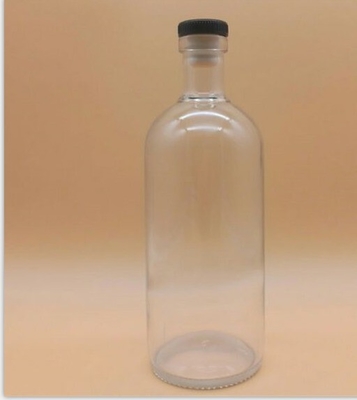 Las botellas con tapa de tornillo 700 ml de whisky claras botellas de vidrio vacías para vino OEM / ODM bienvenido