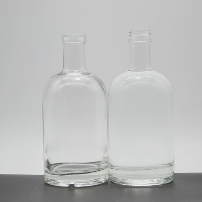 Las botellas con tapa de tornillo 700 ml de whisky claras botellas de vidrio vacías para vino OEM / ODM bienvenido