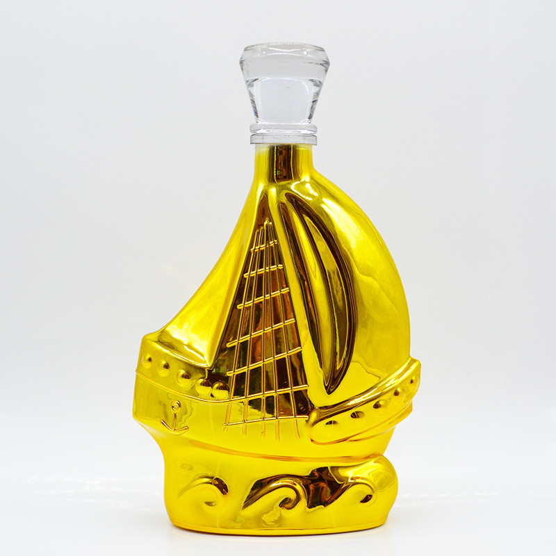 Botellas de vidrio transparente de 1000 ml altamente OEM / ODM personalizadas para el embalaje de licor de whisky de brandy
