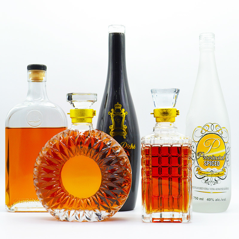 Impresión de logotipo personalizado 250 ml 500 ml 750 ml Flascos de vidrio transparente para licor Botella de whisky plano