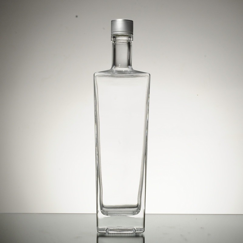 Diseño personalizado Botella de vino de vidrio cuadrada de 750 ml para sellado de vino Tipo CORK / tapa de tornillo
