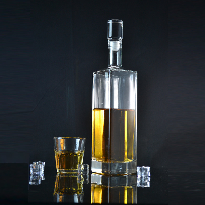 Diseño personalizado Botella de vidrio transparente para aceite de oliva 750 ml 500 ml Vodka Liquor Gin reciclable