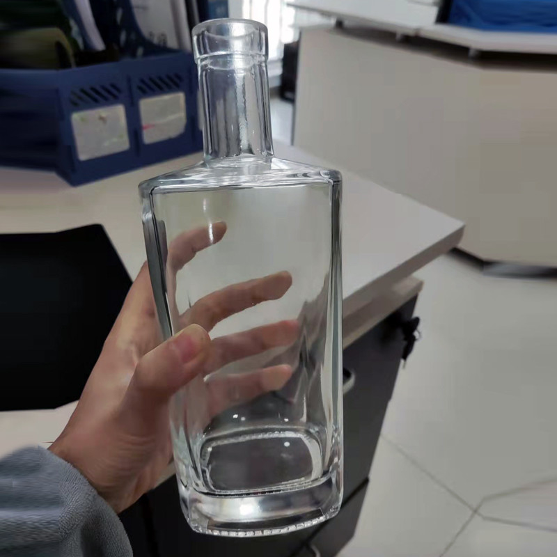 700 ml Botella de licor de 1 litro Emballadora de whisky y alcohol Botella para embalaje de agua mineral