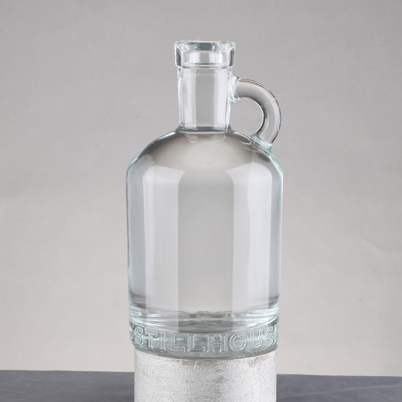 Botella de vidrio de brandy con mango 500 ml 750 ml vodka ron alcohol whisky cuello de vidrio