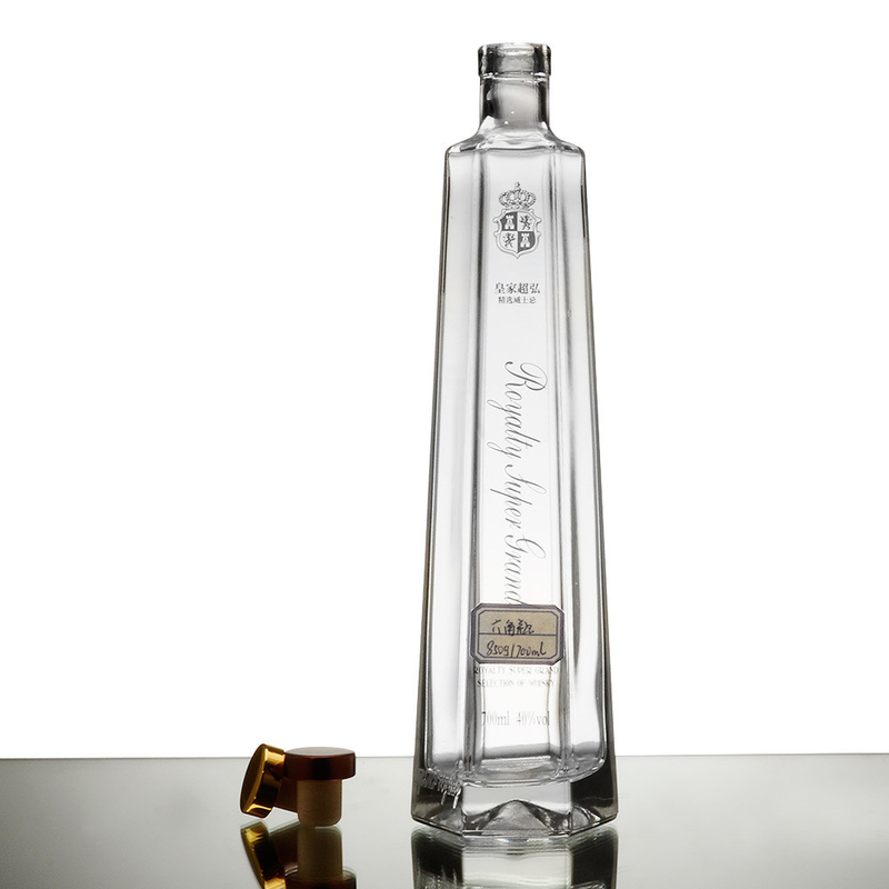 Material de vidrio súper sílex de forma poligónica única Botella de vidrio para alcohol Gin Vodka Ideal
