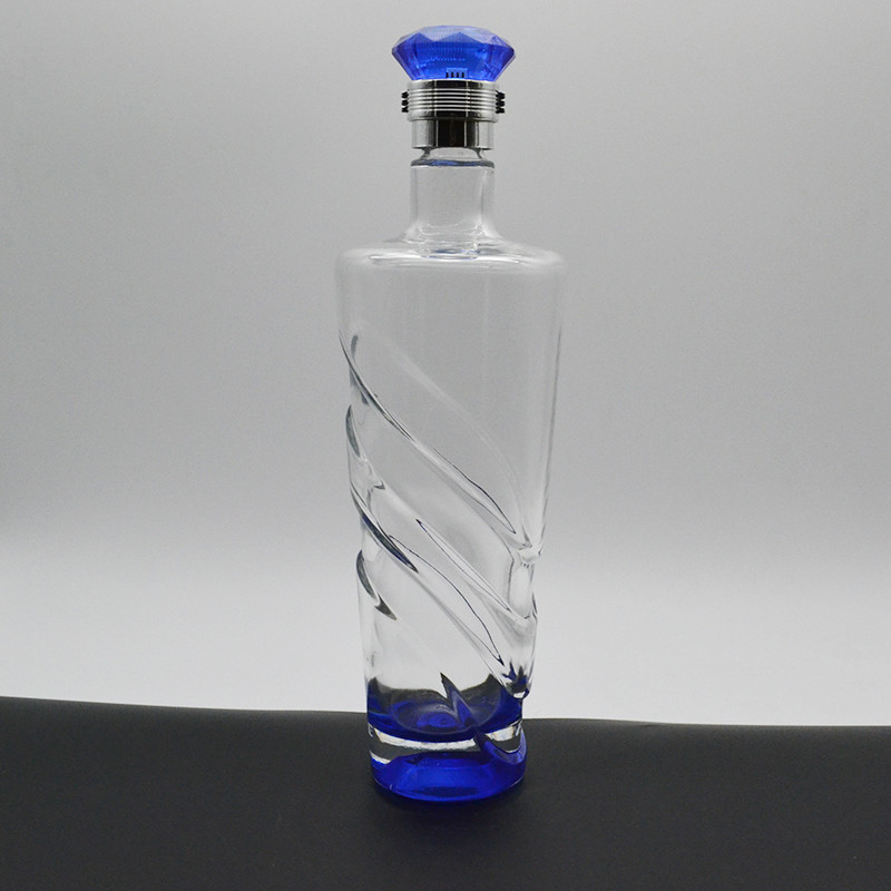 500 ml 750 ml Botellas de vidrio de vodka y whisky Super material de vidrio de sílex y diseño de base plana